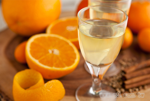 橙酒知識 調酒一次告訴你 Www P9 Com Tw 品酒網 各式威士忌 葡萄酒 紅酒 高粱酒 白蘭地 調酒 您買酒 喝酒的最佳夥伴