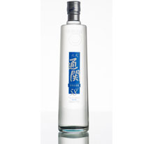 台灣 成大酒廠 通關58度特級高粱酒 600 ml