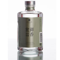 台灣 裕豐釀業 御香窖典藏高粱酒 500 ml